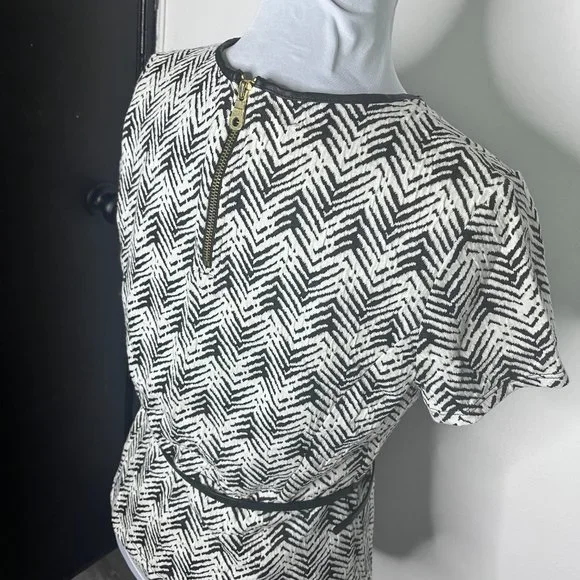 Liz Cliaborne Career Zebra Like Pattern Short Sleeve Top Size M - Picture 5 of 8